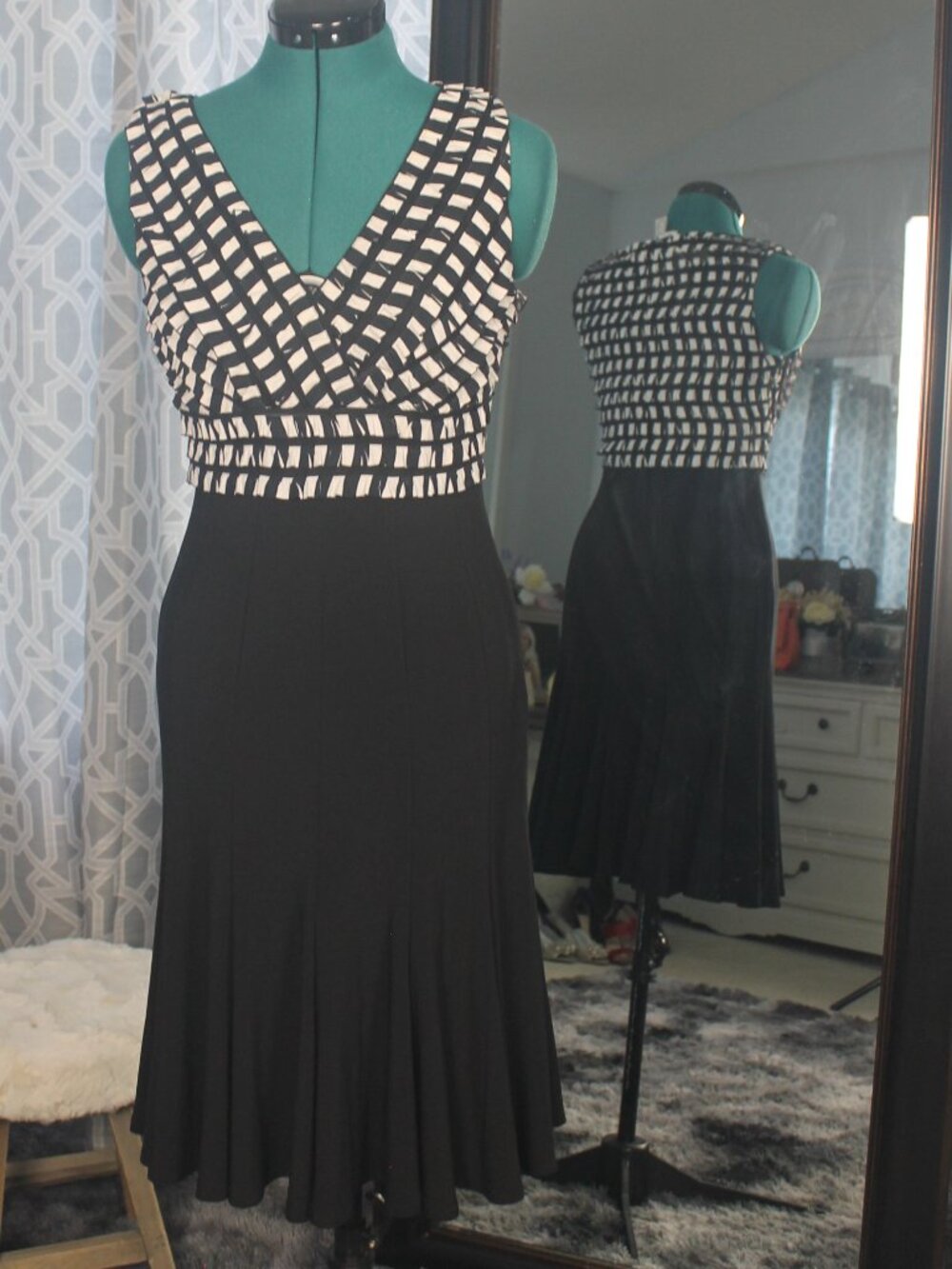 Joseph Ribkoff Fit‑and‑Flare Cocktail Dress – Size 6